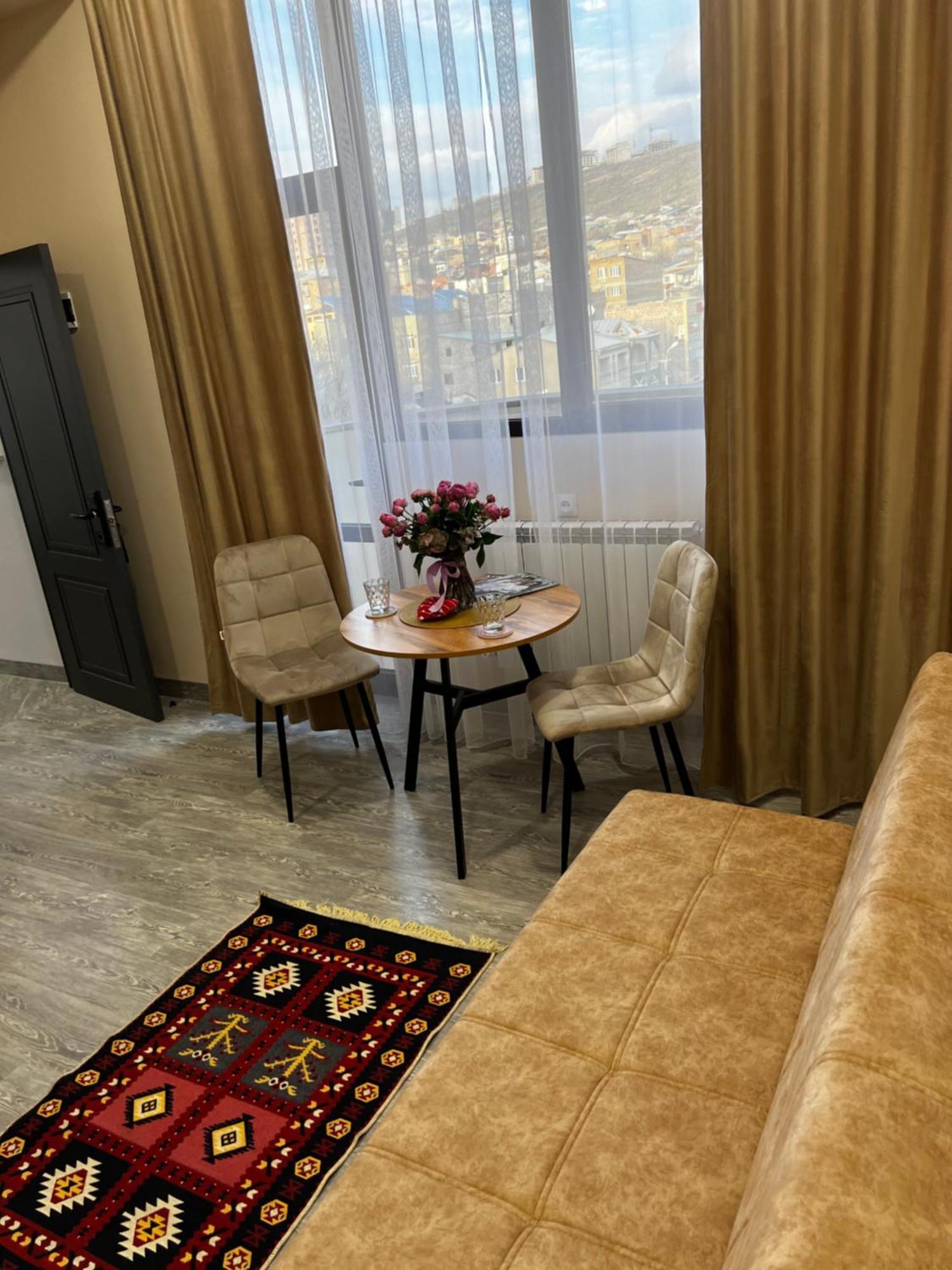 Sofia Suite Hotel 예레반 외부 사진