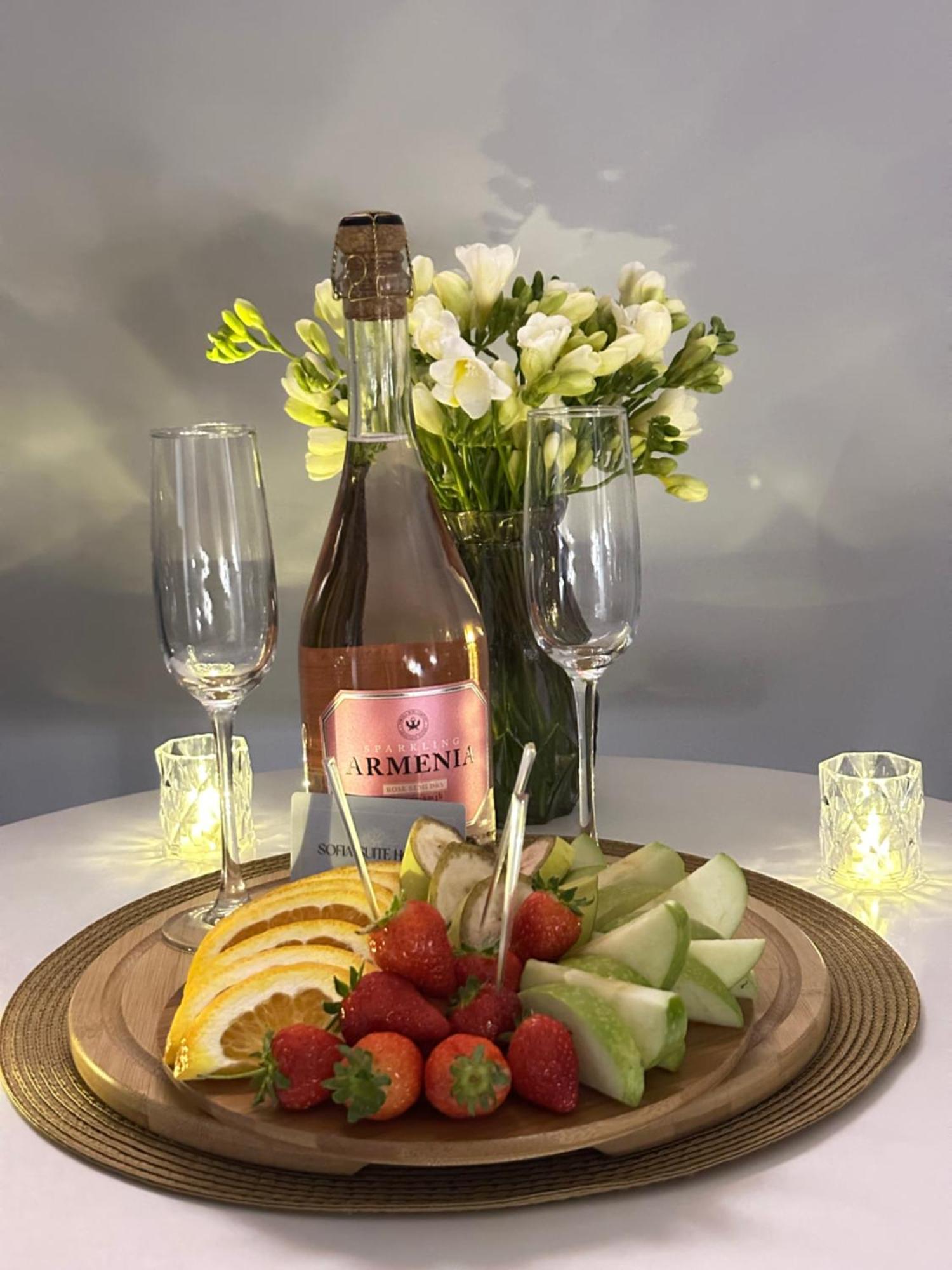 Sofia Suite Hotel 예레반 외부 사진